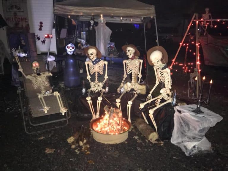 13 Ideas To Decorate Your RV for Halloween Camping! – The Crazy Outdoor